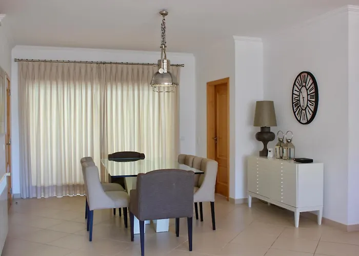 Ferienhaus Stunning Townhouse T3 *