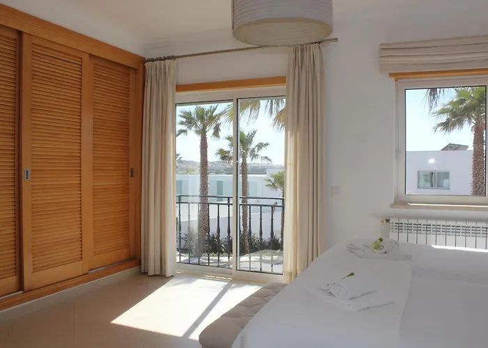 Ferienhaus Stunning Townhouse T3 *